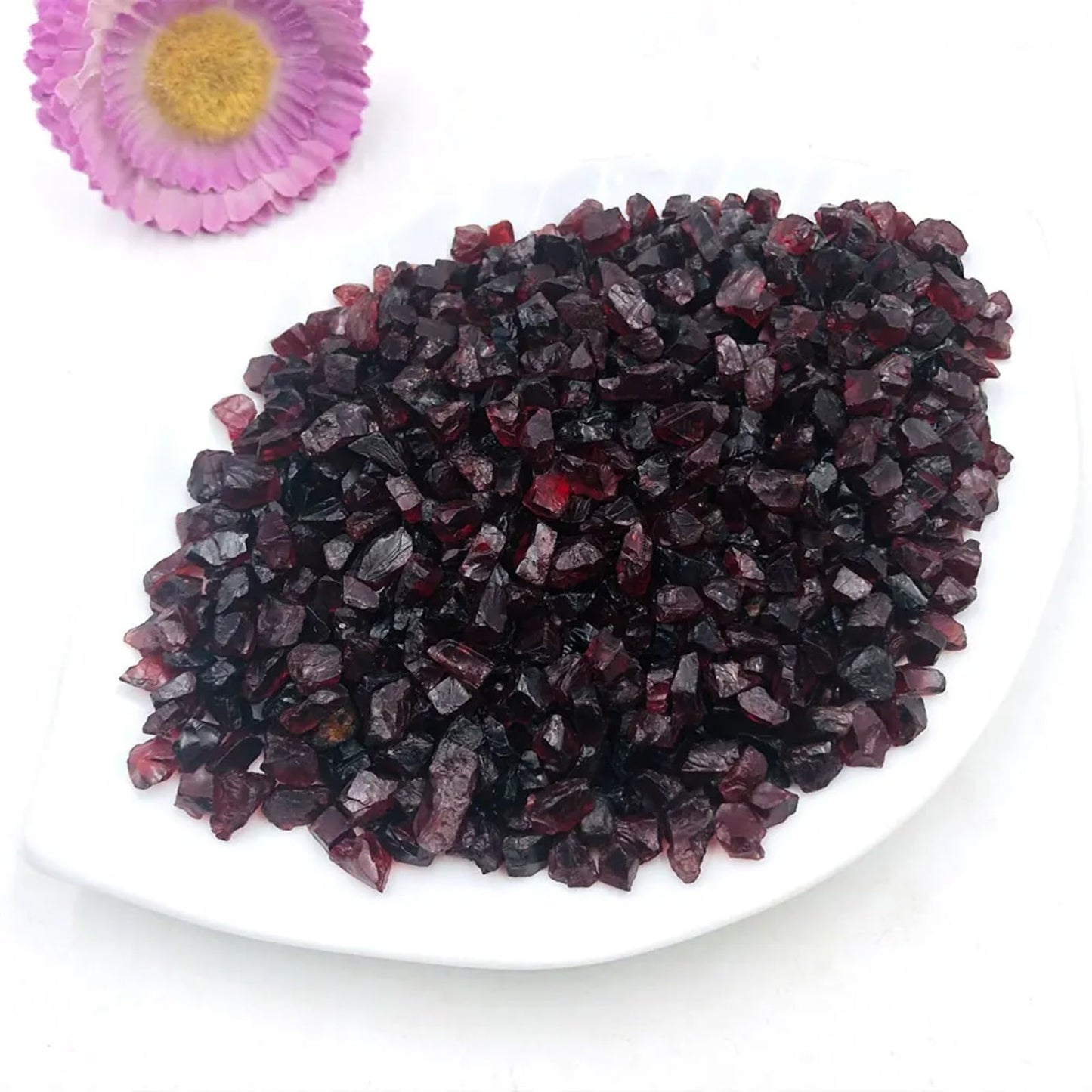 YOUNAIERZX 1LB Natural Raw Garnet Crystal Stones for Healing Chakra Energy Meditation Reiki Spiritual Quartz Mineral Gravel