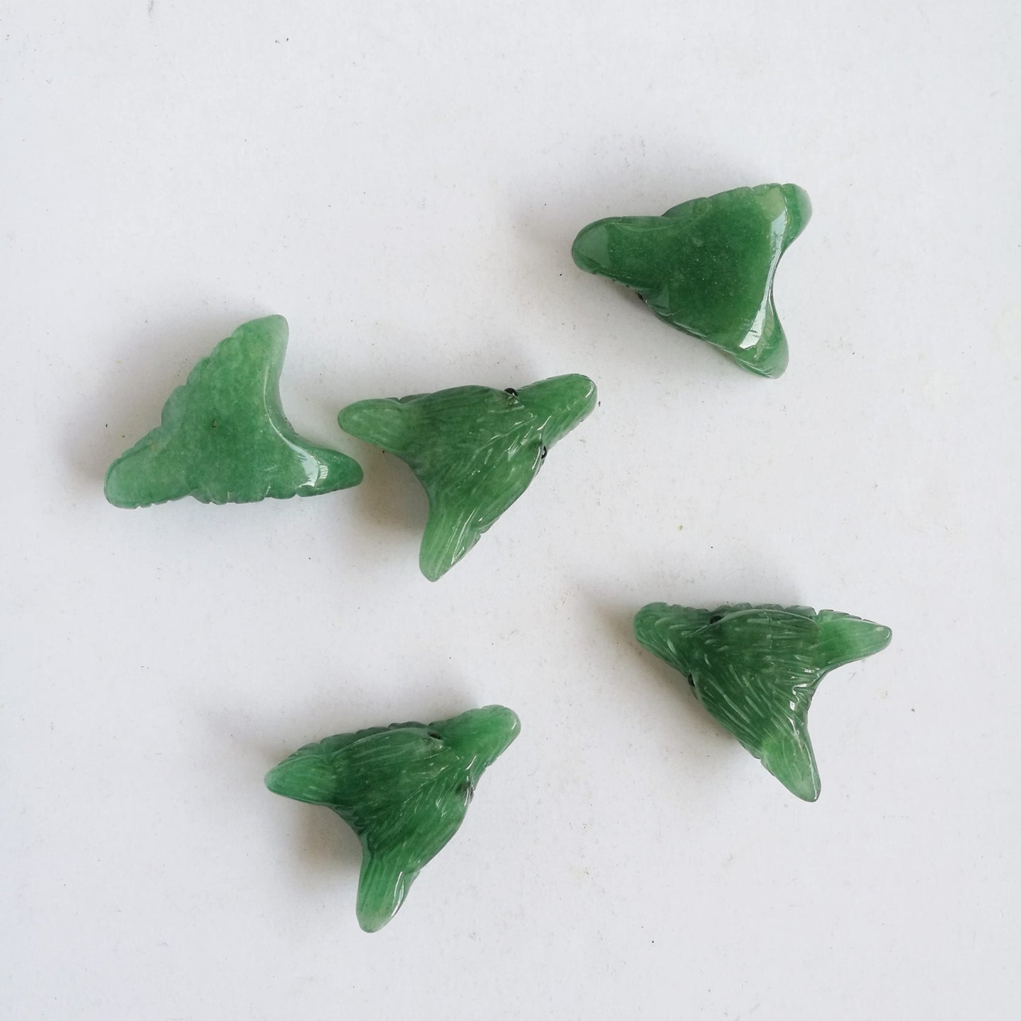 Bacatgem Natural Green Aventurine 1.37 inchs Wolf Head Pocket Crystals and Healing Stone Figurine,Haped DIY-Jewelry Pendant