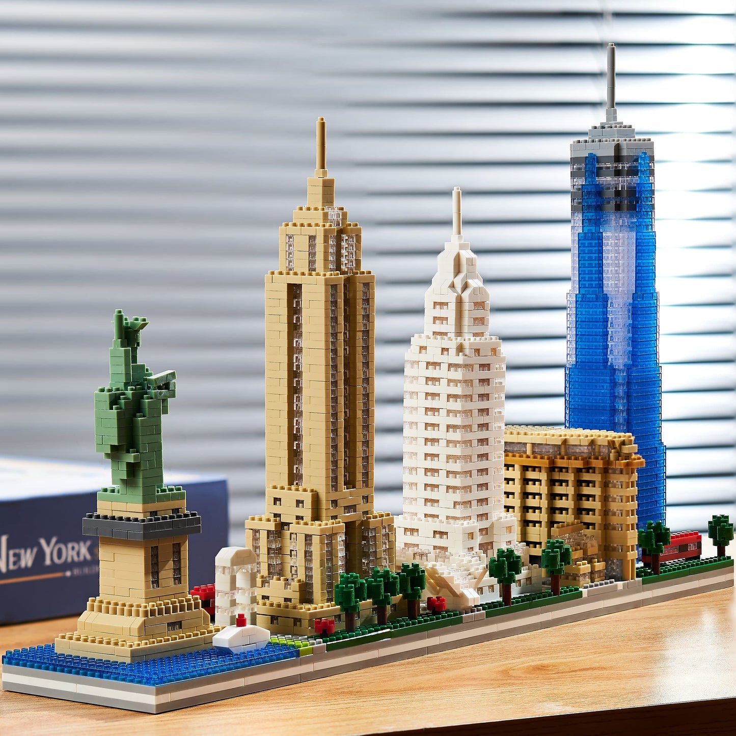 KLMEi City Architecture New York Skyline Micro Building Blocks Set for Adults NYC Skyline Collection Model Kit for Adult Age of 14+ 3452 Pieces