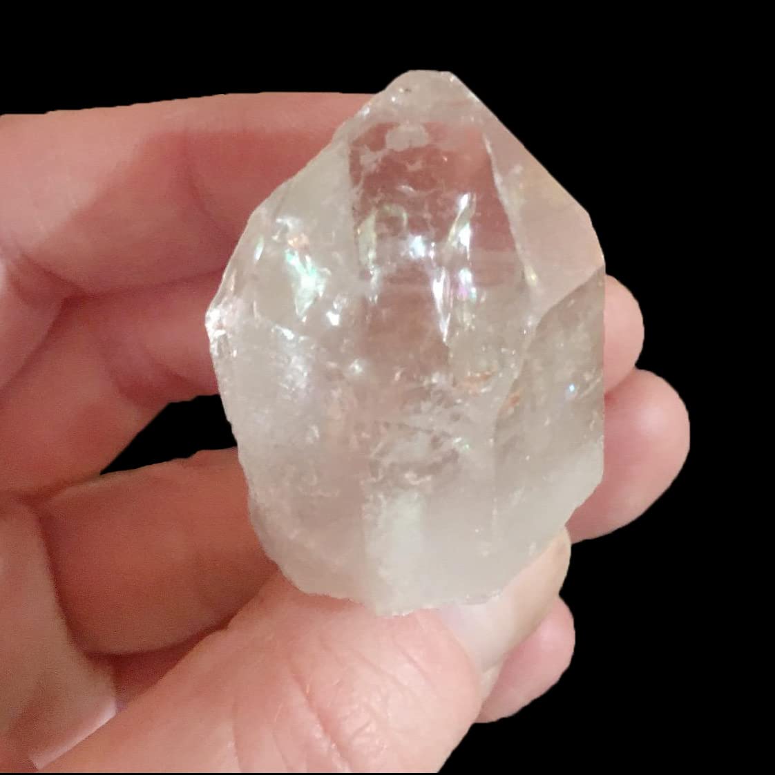 AMOYSTONE 1Lb Bulk Clear Quartz Crystal Points in Box Raw White Quartz Crystals Rough Stones Natural Clear Quartz Cluster for Home Decor