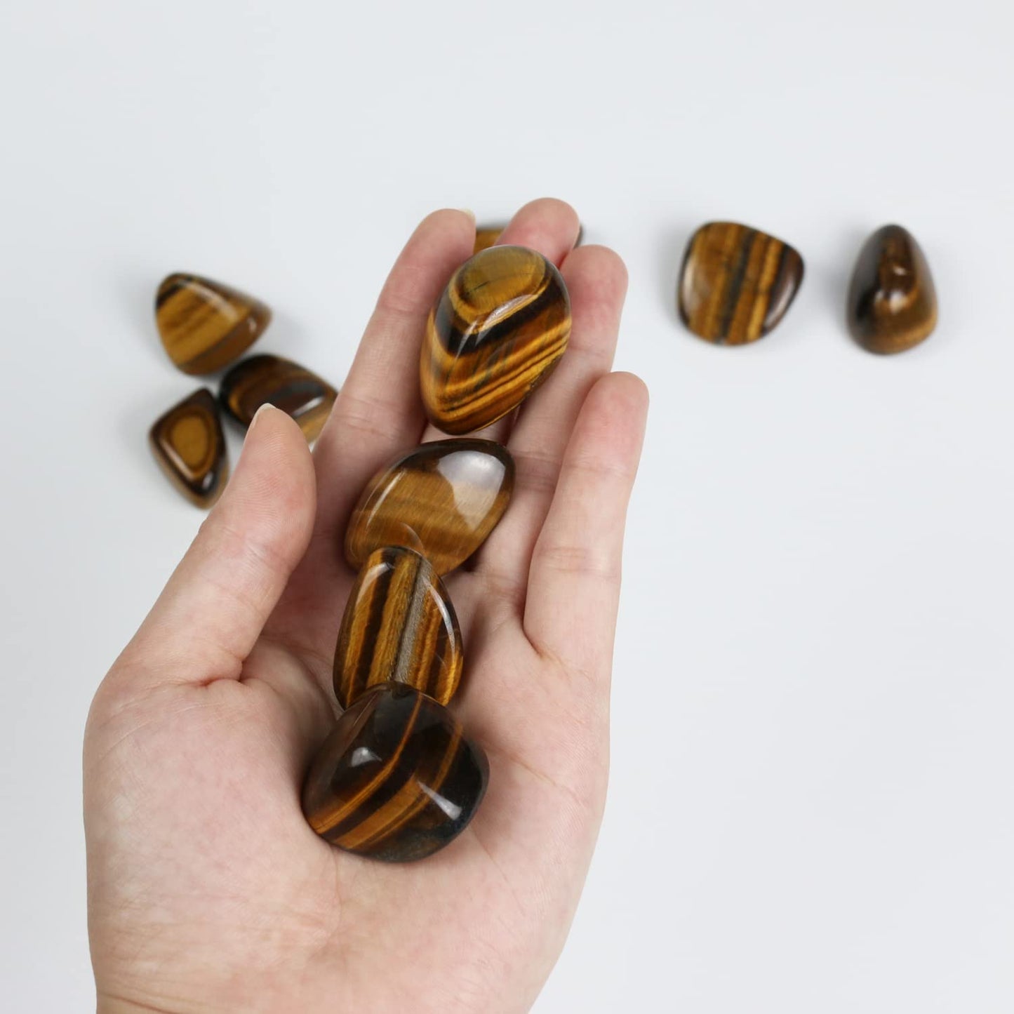 Nvzi Tumbled Polished Natural Tiger's Eye Stones, Crystals and Healing Stones Quartz Bulk for Wicca, Reiki, Healing Energy, Chakra Stones, Witchcraft Supplies(10Pcs)