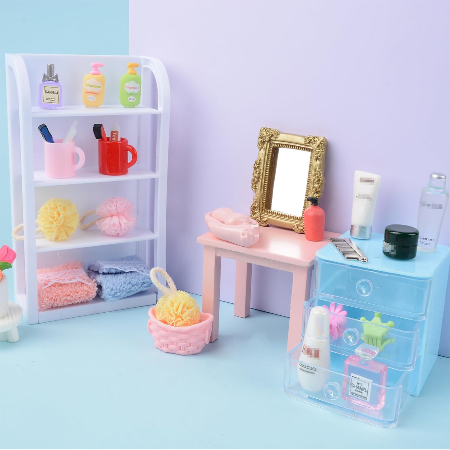 U-Zimikee 100 Pcs Dollhouse Mini Cosmetic Set，Miniature Bathroom Accessories，Mini Makeup Pretend Play Gifts for Girls，Jewelry Storage Case Shelf Handbag Camera Toiletries Dollhouse DIY Micro Scene