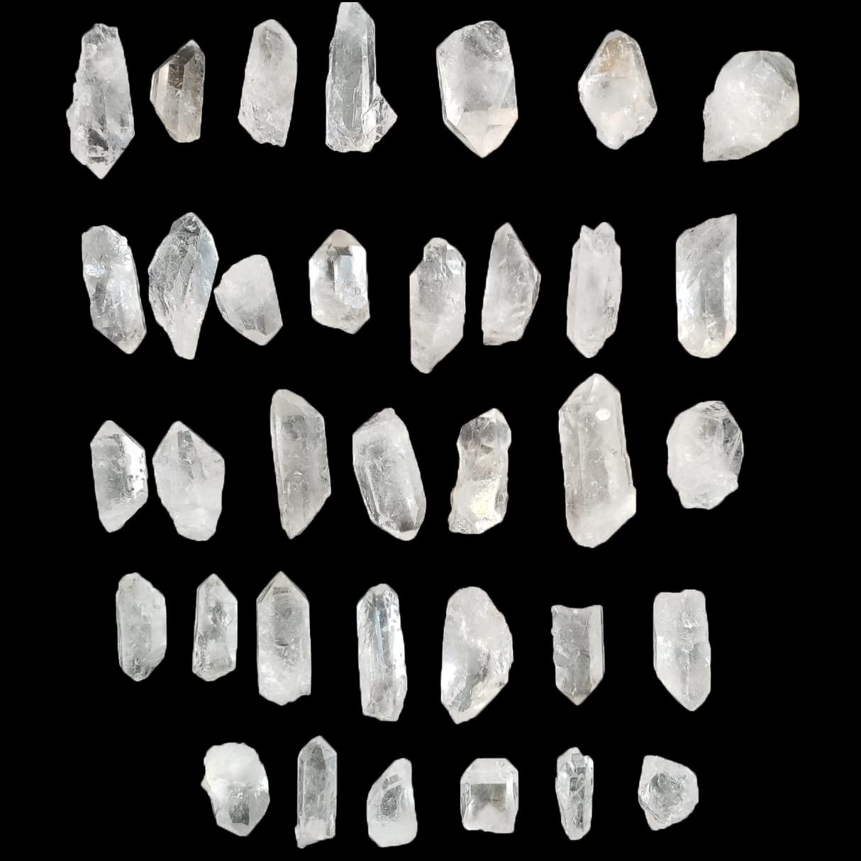 AMOYSTONE 1Lb Bulk Clear Quartz Crystal Points in Box Raw White Quartz Crystals Rough Stones Natural Clear Quartz Cluster for Home Decor