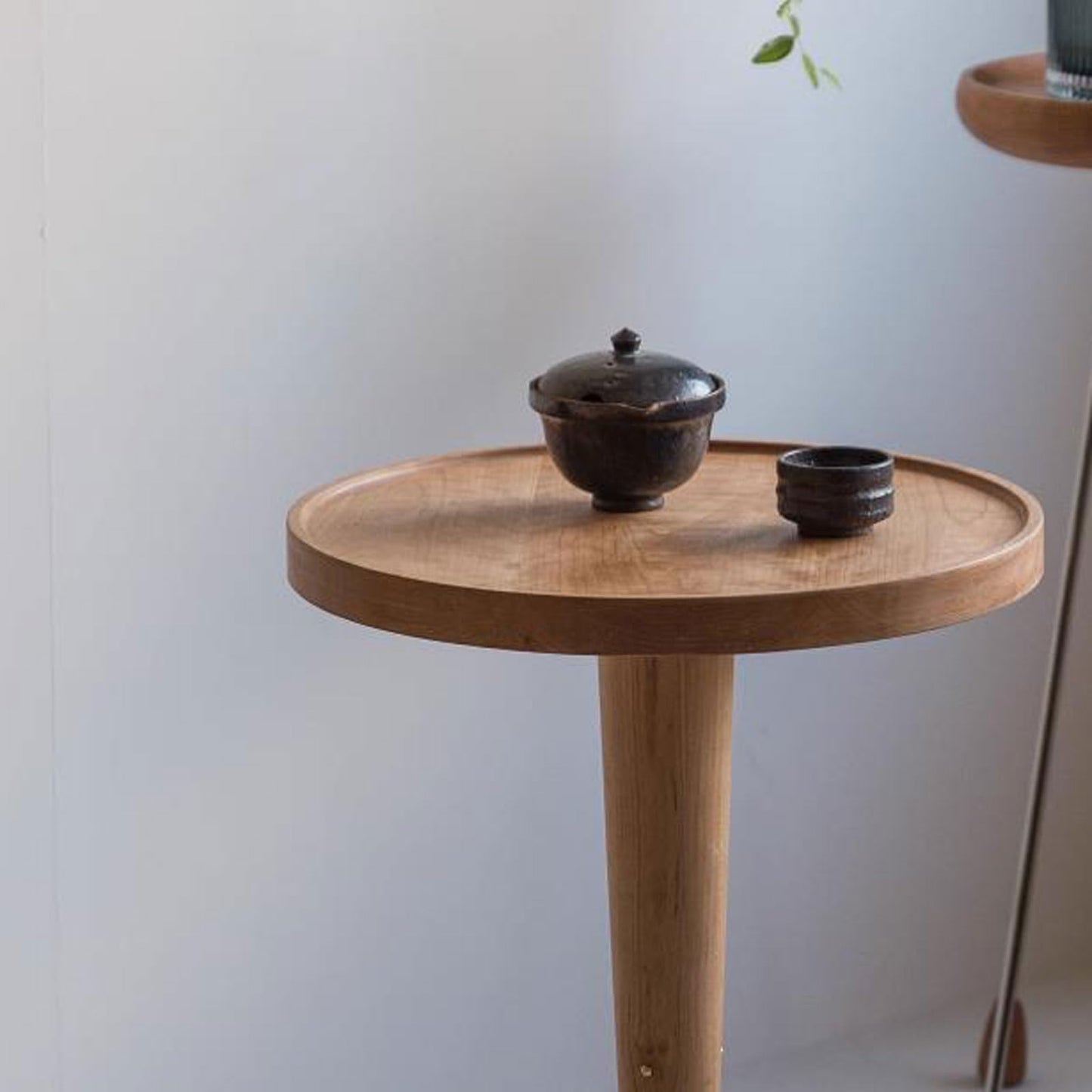 7UOYVBLNRSJM Sofa Side Small Round End Table for Spaces, Wood Side Plant Stand with Metal Legs, Couch Accent for Living Room, Entryway, Bedroom(Dark Brown)