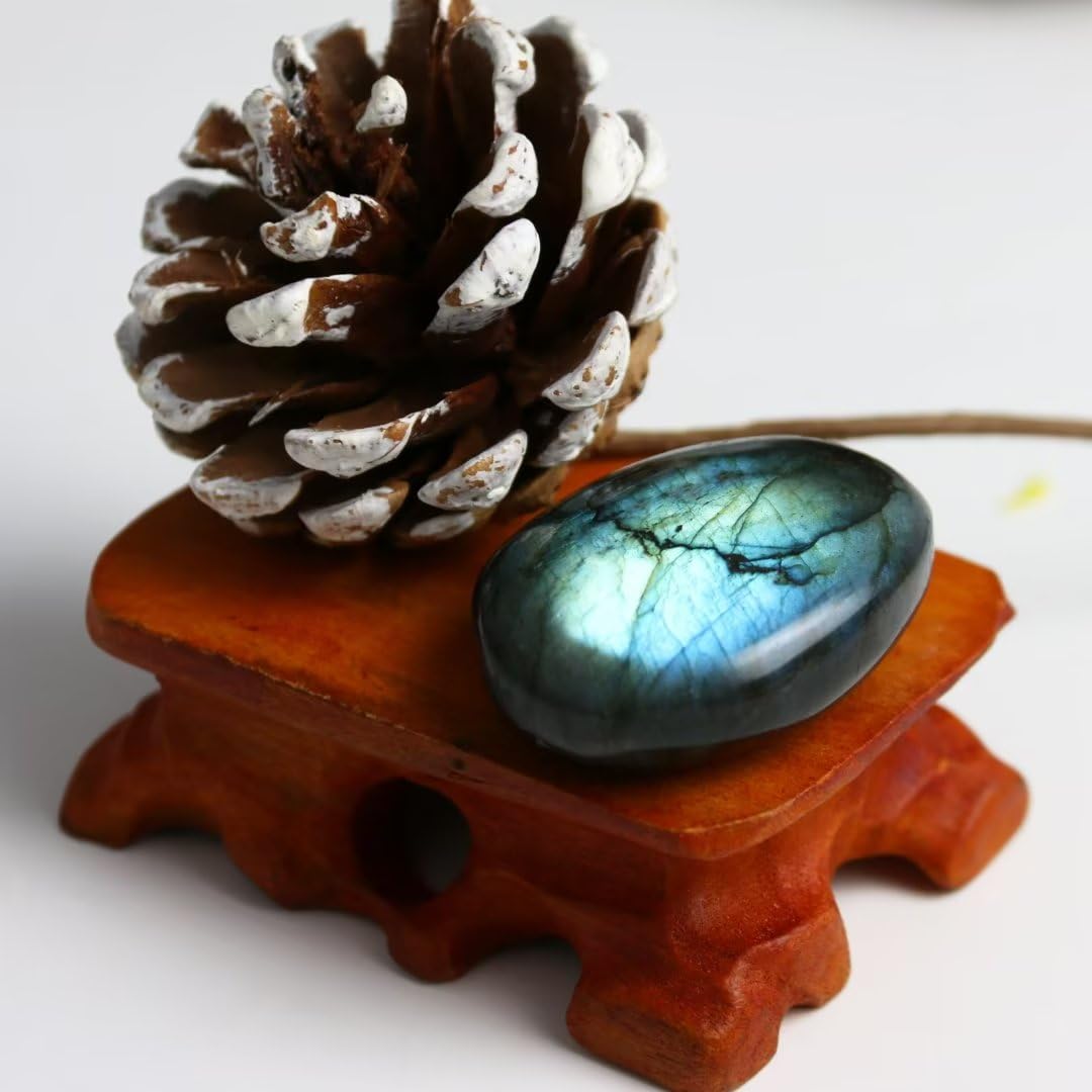 Namzi Tumbled Polished Natural Labradorite Stone Crystals, Palm Stone, Worry Stone, Crystals and Healing Stones Quartz Bulk for Wicca, Reiki, Healing Energy, Chakra Stones, Witchcraft Supplies(1Pcs)