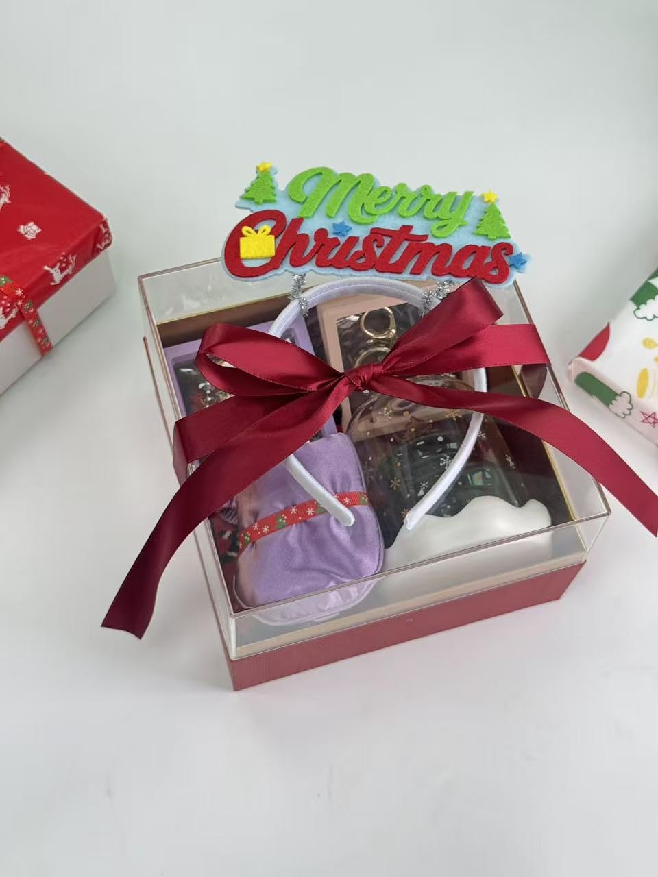 YUNNUOLI Charming Christmas Gift Set – Cozy Holiday Glass, Festive Santa Socks, Elegant Christmas Bracelet & Premium Hollow Packaging – Perfect Holiday Gift for Women, Friends & Family