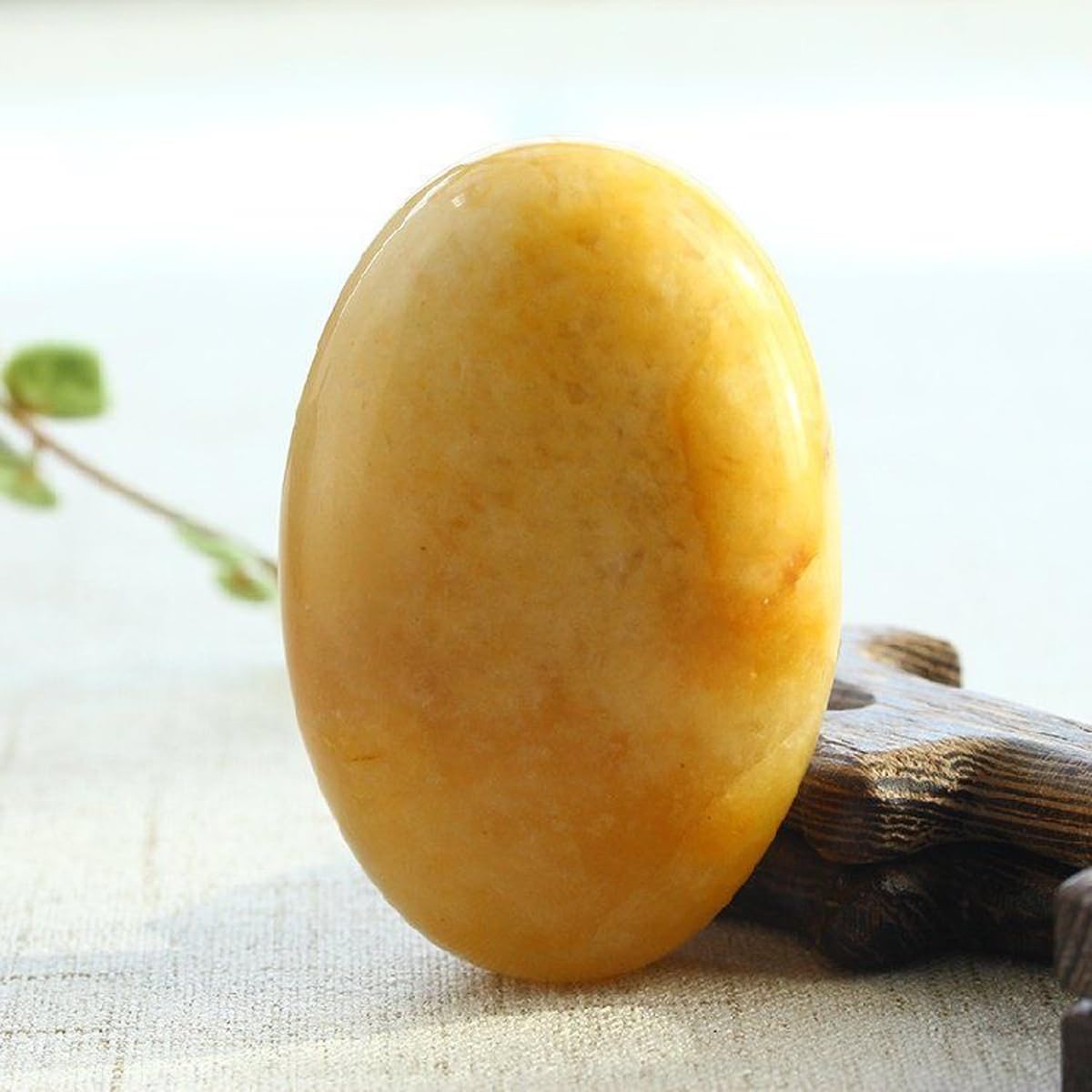 Erliway Natural Topaz Palm Stone Crystal, 2"-2.3" Large Healing Pocket Worry Stone, Polished Crystals and Healing Stones for Anxiety Stress Relief Therapy
