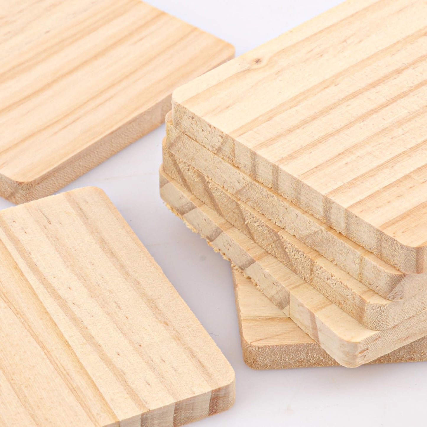 Yiksonyo 100 PCS 3 Inch Wooden Squares for Crafts,3 x 3 Inch Unfinished Wood Blocks, 1/4 Inch Thick Wooden Square Blocks for DIY Projects, Engraving, Wood Burning, and Painting