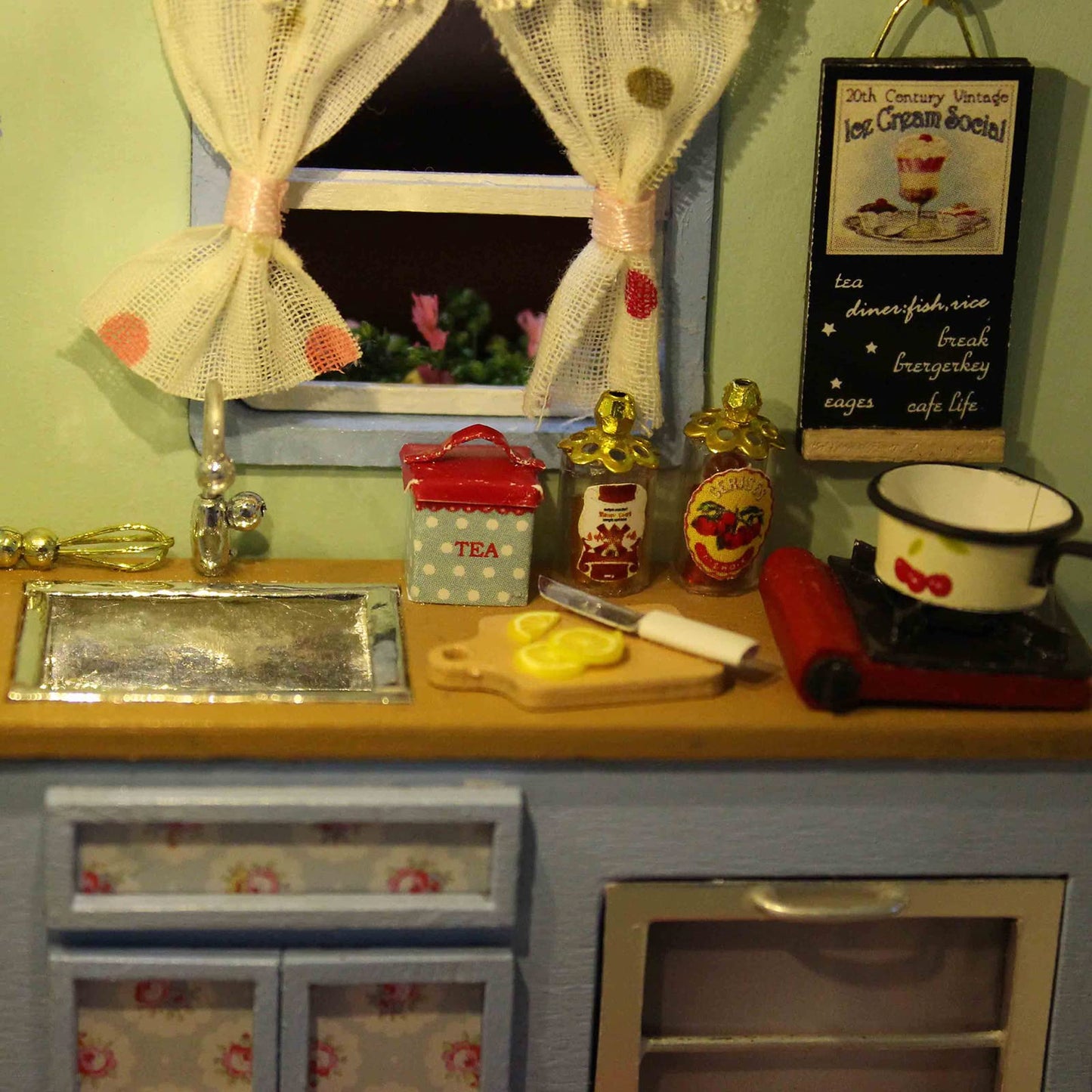 CUTEROOM DIY Miniature Wooden Caravan Dollhouse Kit with Furniture - Creative Mini Doll House Craft for Adults, Teens - Perfect Christmas Birthday Gift
