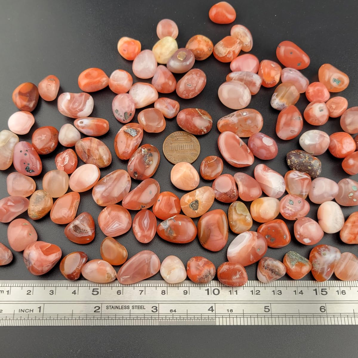 1,000 Carats Red Agate Handpicked Tumbled Stones Crystals Chips 0.3''-0.5'' Bulk Fountain Rocks Pocket Stones for Healing, Reiki, Meditation, Witchcraft,Home Decorations (Red Agate)