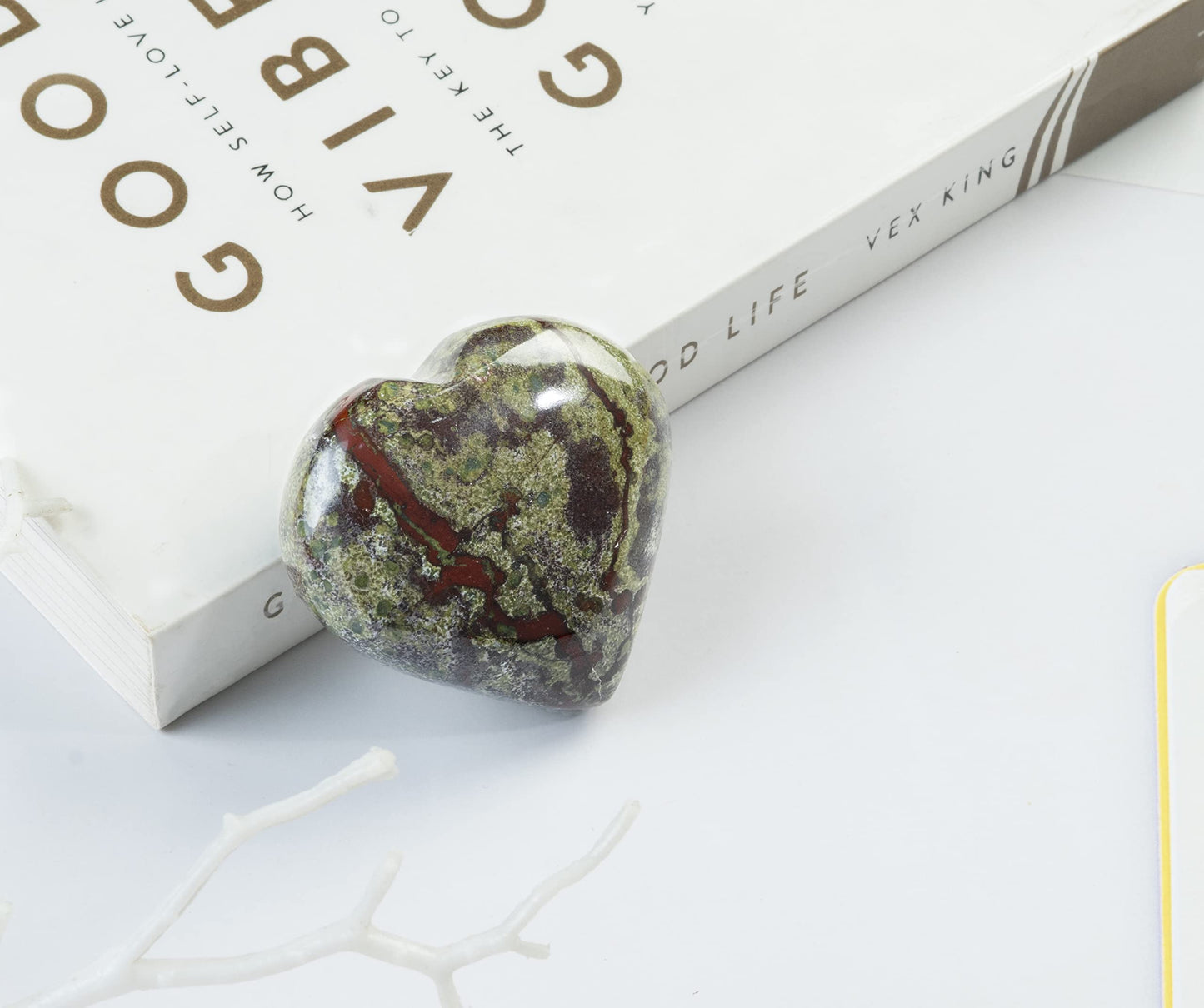 Crocon® 50mm Dragon Bloodstone Heart stone Big Heart Shape Puff Stones Set 450+ Carats Pocket Crystal Healing Tumble Collection Palm Worry Stone Good Luck Charm Meditation Gift Craft Home Decor