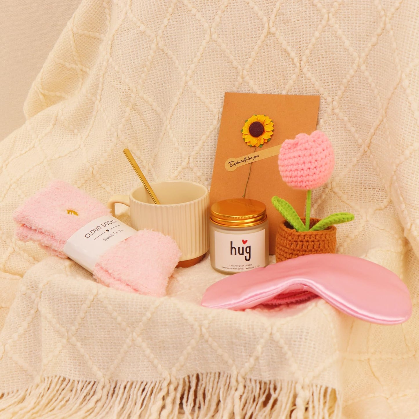 Birthday gift basket for ladies, self-care gifts, recovery care sets, heartwarming presents for women, birthday gifts for mothers, best friends, wives, girlfriends, and colleagues.
