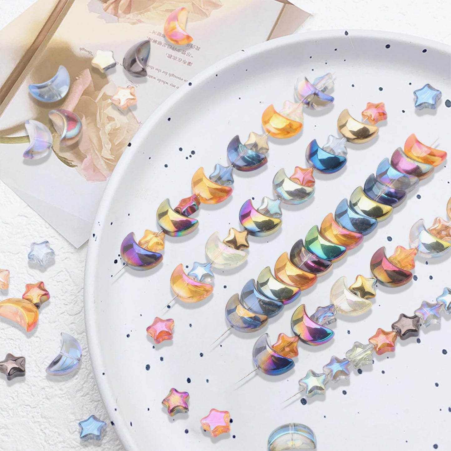 KINGSHINE 620pcs Mixed Star Moon Glass Beads for Jewelry Making, Shaped Star Moon Spacer Beads with Glass Seed Beads for DIY Supplies Bracelets Necklaces Earrings