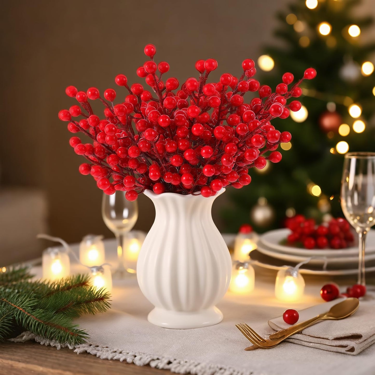 Kanxinr 50Pack Christmas Tree Decorations Artificial Berry Stems Red Berry Picks for Xmas Winter Holiday Home Centerpieces and DIY Flower Arrangements Ornaments