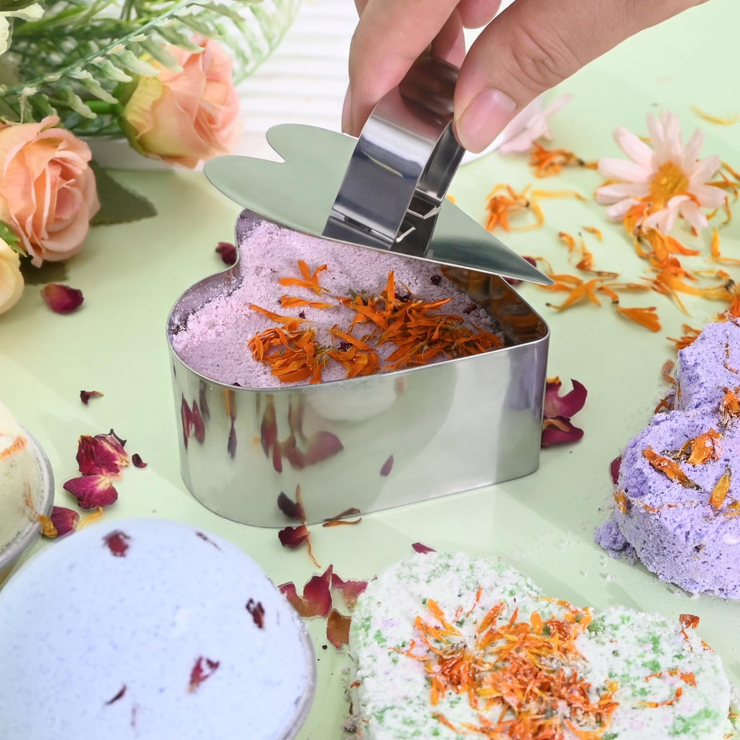Gdblsm Bath Bomb Making Kit- DIY Bath Bomb Mold Set for Women, Make Your Own Shower Bombs with Shower Steamer Press Molds, Bath & Bathing Making Supplies Spa Craft Kits Gifts for Aldult Women