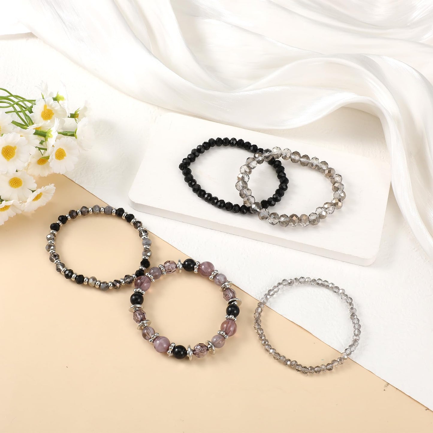 Tweruna 5 PCS Glass Beaded Bracelets Stack, Stretchy Bracelets for Women, Black Stacked Bracelet for Jewelry Birthday Gifts