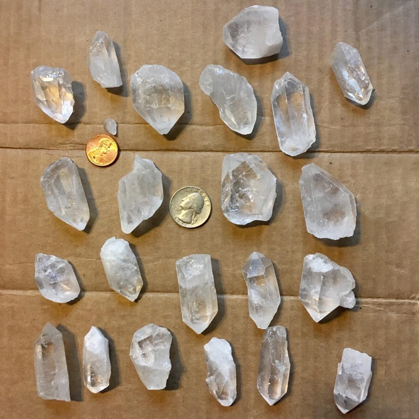 AMOYSTONE 1Lb Bulk Clear Quartz Crystal Points in Box Raw White Quartz Crystals Rough Stones Natural Clear Quartz Cluster for Home Decor