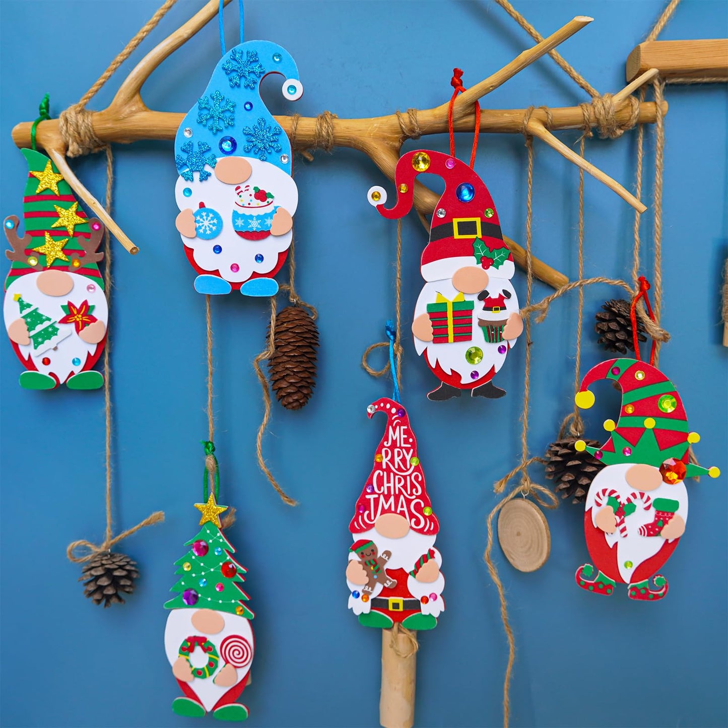 Winlyn 24 Sets Christmas Craft Kits - Winter Crafts DIY Gnome Ornaments & Decorations Art Sets with Foam Stickers for Kids Holiday Seasonal Home & Classroom Activities Party Favors