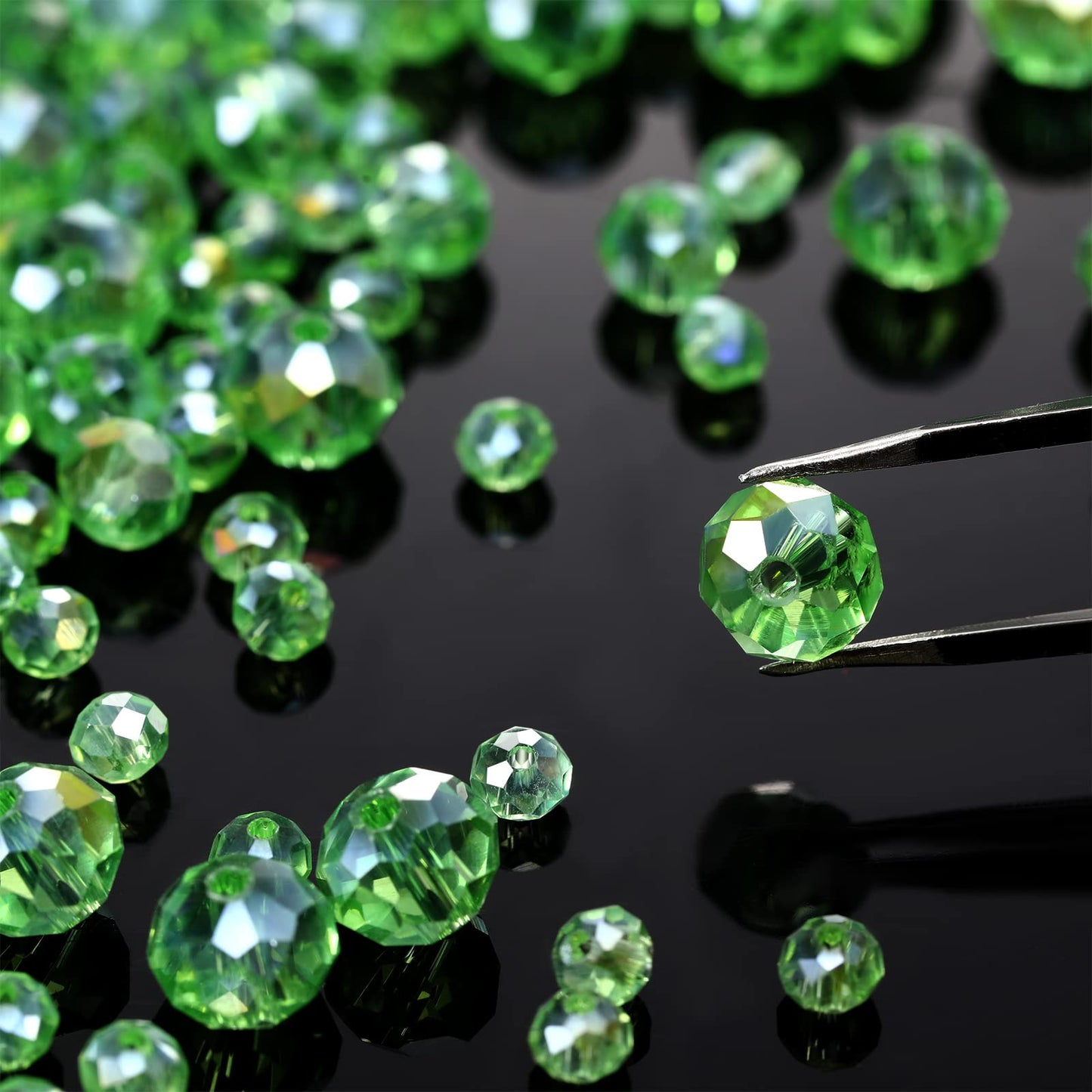 WILLBOND 600 Pcs Crystal Glass Beads for Jewelry Making Bulk Suncatcher Faceted Rondelle Loose Gemstone for Valentine's Day, Irish Holiday, Easter Bracelet DIY Crafts 8mm, 6mm, 4mm(Green)