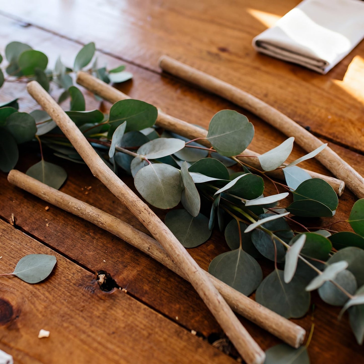 Novabright 4 Pcs 3 ft Driftwood Poles, Natural Drift Wood Decor for Home, Unique Hand-Picked Natural Wood Pole Crafts for Vases Macrame Wedding Venue Home Decor, Coastal Rustic Farmhouse Country