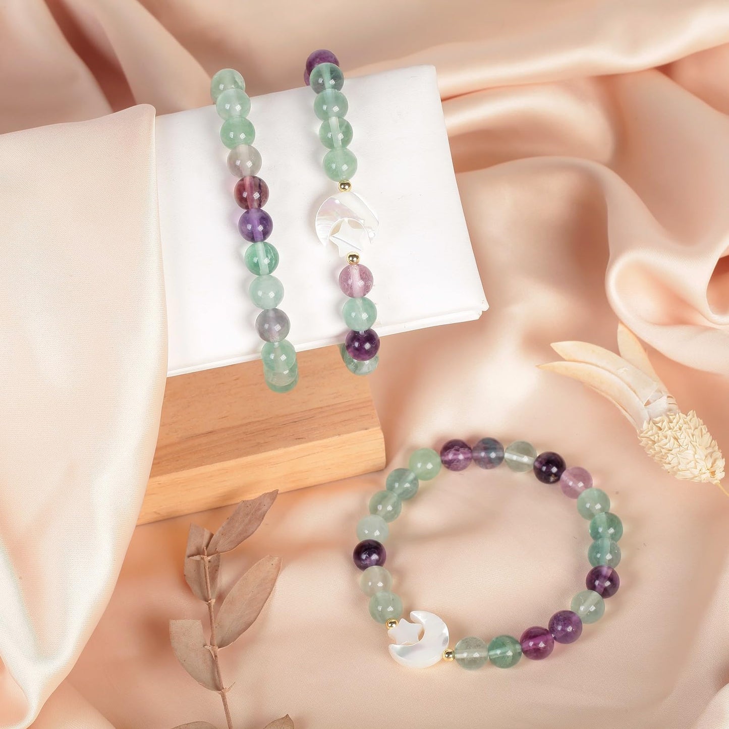 TUMBEELLUWA 8mm Healing Crystal Bracelet Natural White Shell Star Moon Bead Stone Handmade Stretch Wrist Jewelry Spiritual Gift for Women, Fluorite