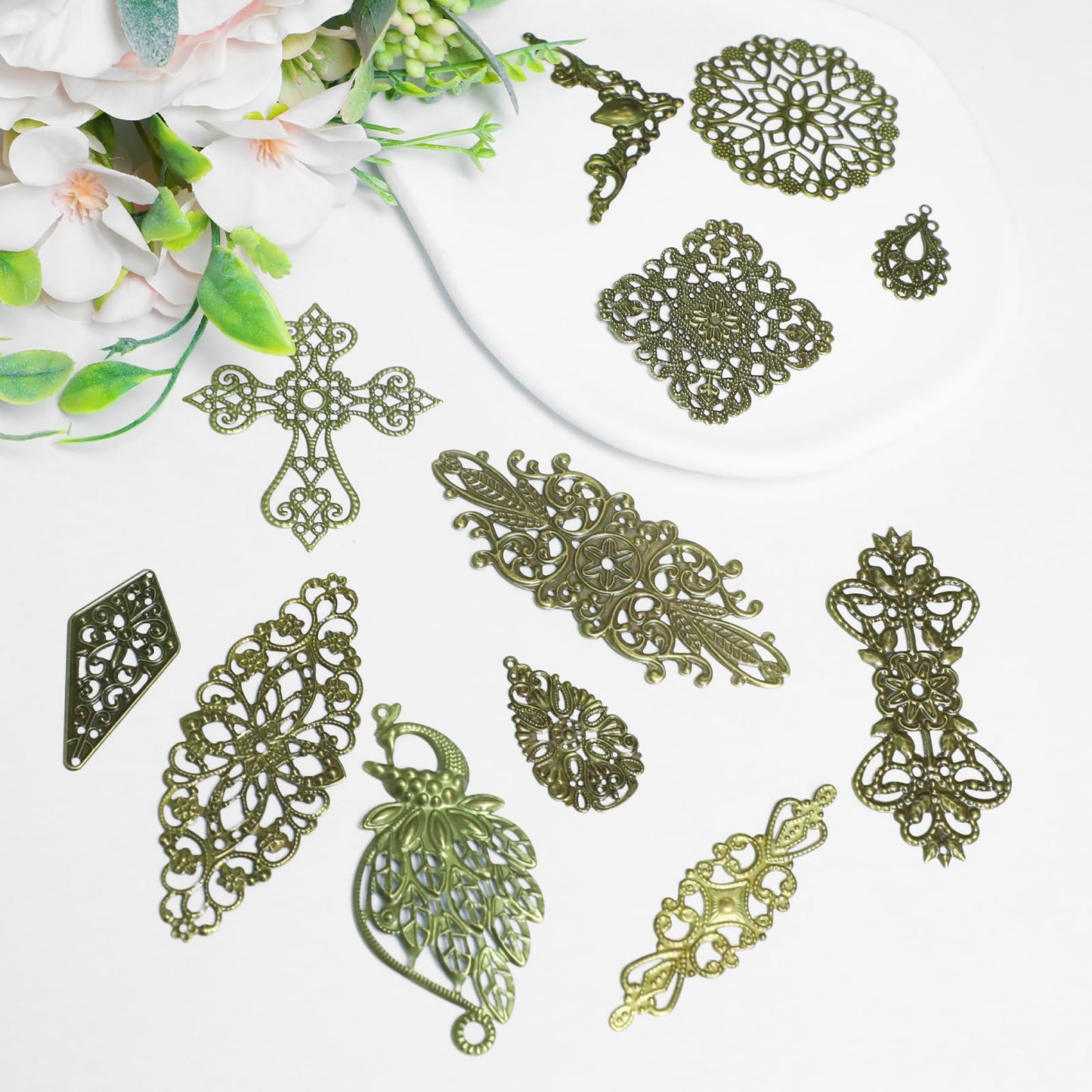 120pcs Filigree Metal Embellishments Metal Charms 20 Styles Antique Bronze Charms for Jewelry Making, Steampunk Art, Hairpins, Headwear, and DIY Crafts (6pcs each)