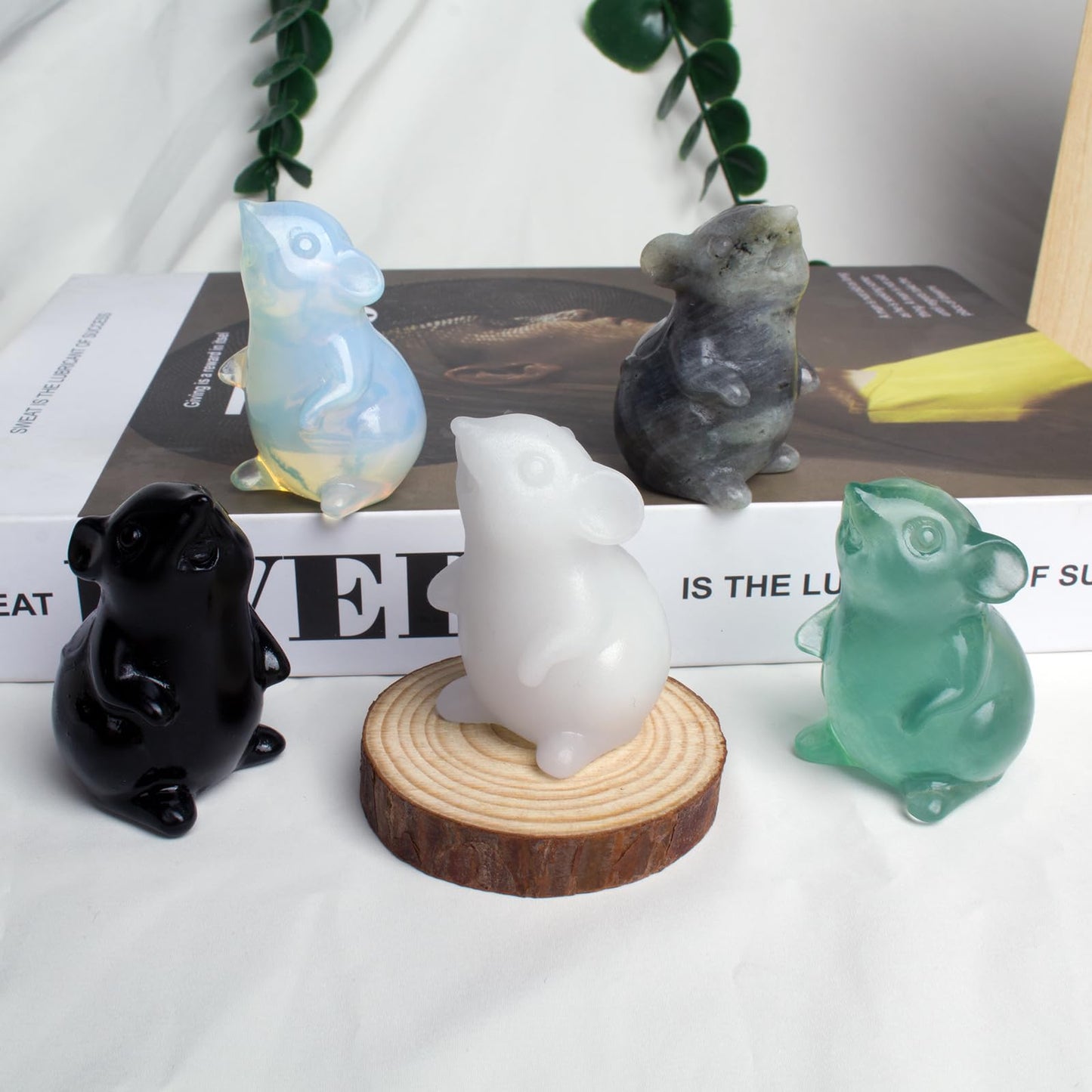 Ytbeoxk Handmade Labradorite Crystal Mouse Figurine Natural Quartz Mouse Sculpture Wealth Attracting Feng Shui Decor Mini Desk Ornament Meditation Crystal Animal.