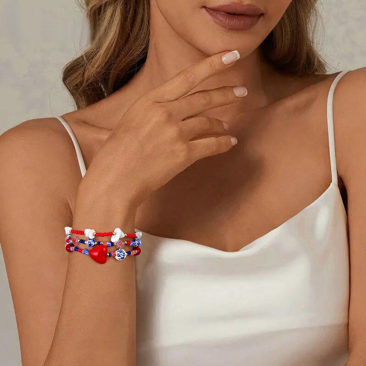 Dainty heart Charm Beads Bracelet for Women Blue And White Vintage Ceramics Flower Bracelet Handmade Stretch Cute Beaded Romantic stackable Jewelry Gifts