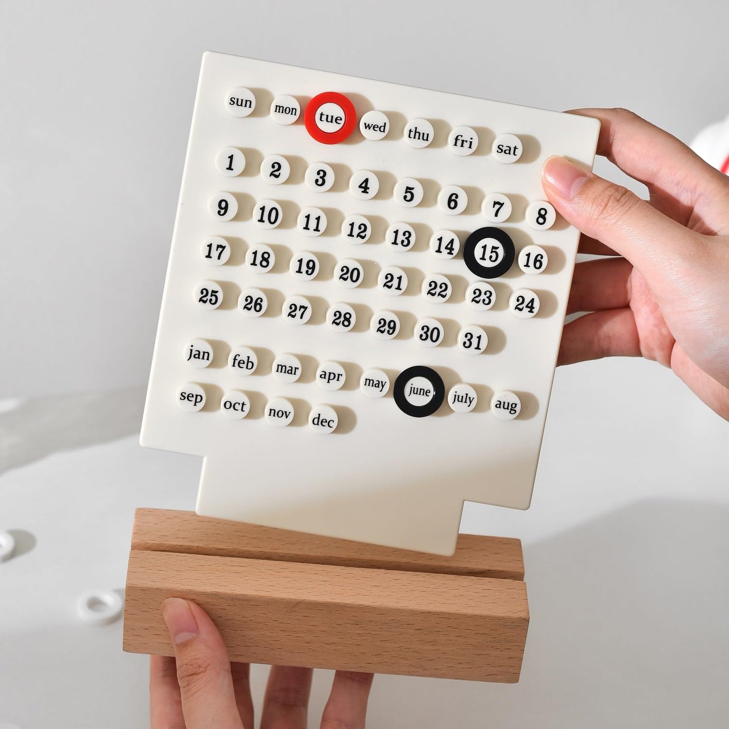 MEMORY FISH Wooden Desk Calendar Perpetual Calendar Retro Home Unique Gifts,Month Date Display, Desk Decorations for Office, Desk Accessories Aesthetic, Cute Desk Decor(Creamy white)