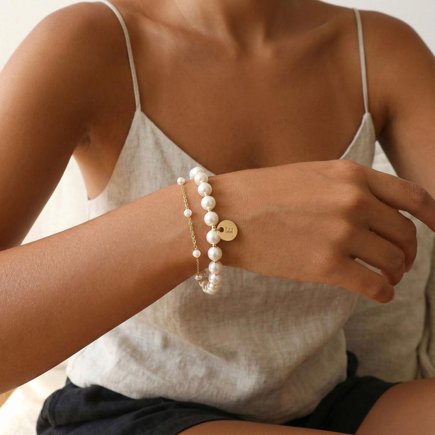 Fizzlup 2Pcs Pearl And Gold Initial Bracelet Set，Dainty Pearls Bracelets Jewelry for Women Wedding Prom Trendy Crystal Charm Cuff Stack Bead Linkbracelet Personalized Gift Stuff Letter W