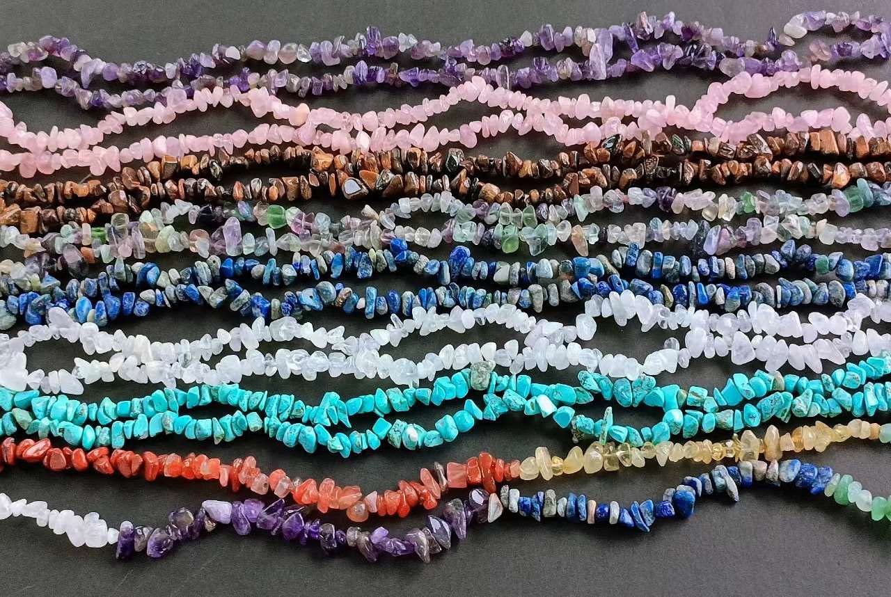 LAIDANLA Fluorite 400pcs Natural Chip Stone Beads 5-8mm Healing Crystal Irregular Gemstones Drilled DIY Loose Rocks Bead Crystal for Bracelet Earrings Necklace Jewelry Making Crafting