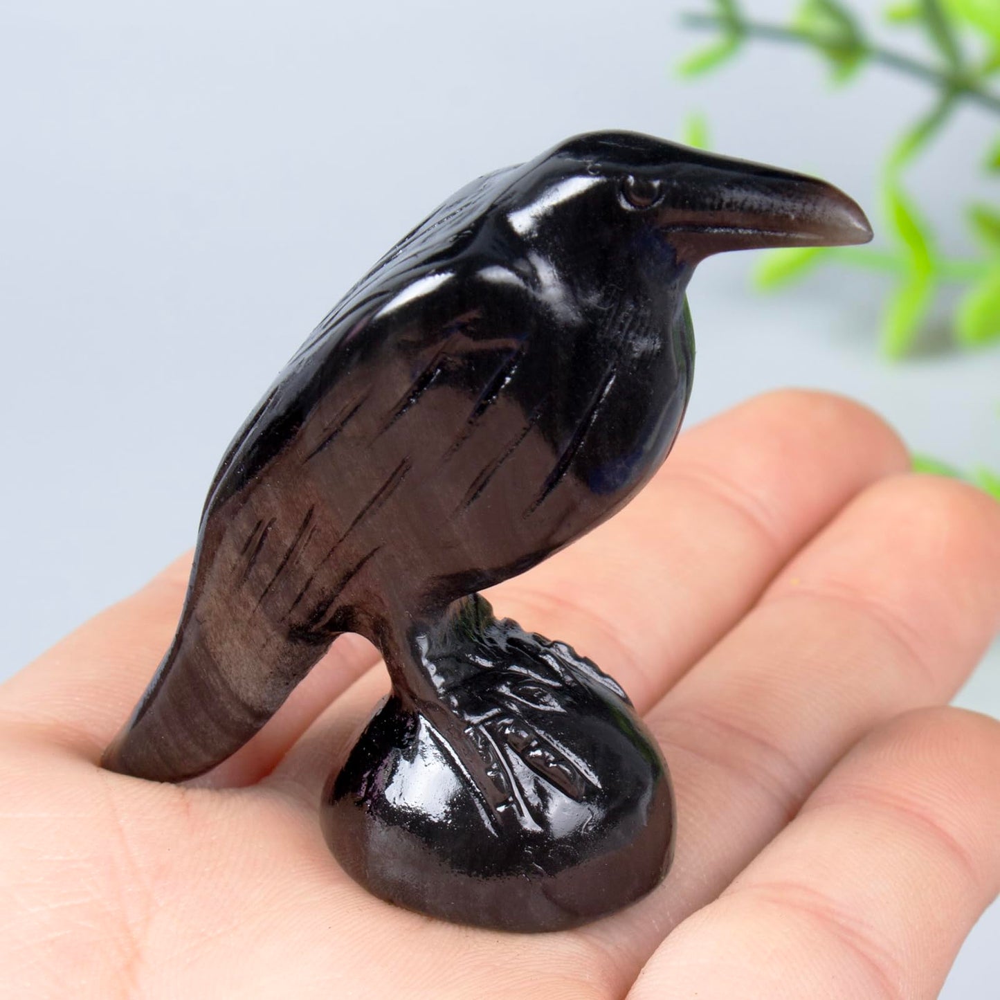QLRSUXN Natural Silver Obsidian Raven Figurines, 2 Inch Healing Crystal Animal Statues, Lucky Guardian Pocket Crow Figurines as Women’s Gifts, Raven Statues for Office Home Decor and Ornament.