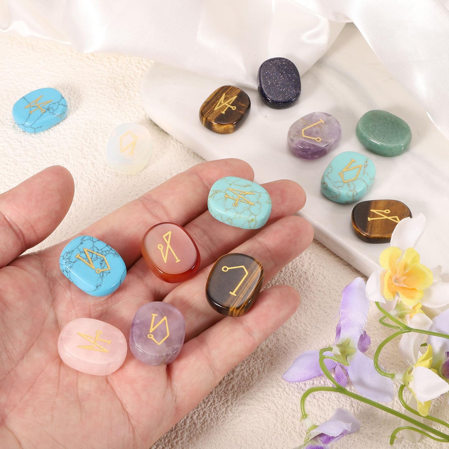 MECCANIXITY 4Pcs Engraved Chakra Stones with Reiki Symbols, Red Aventurine Reiki Healing Crystal Gemstone 7 Chakra Crystal Stones Tumbled Palm Stone for Anxiety Relieve