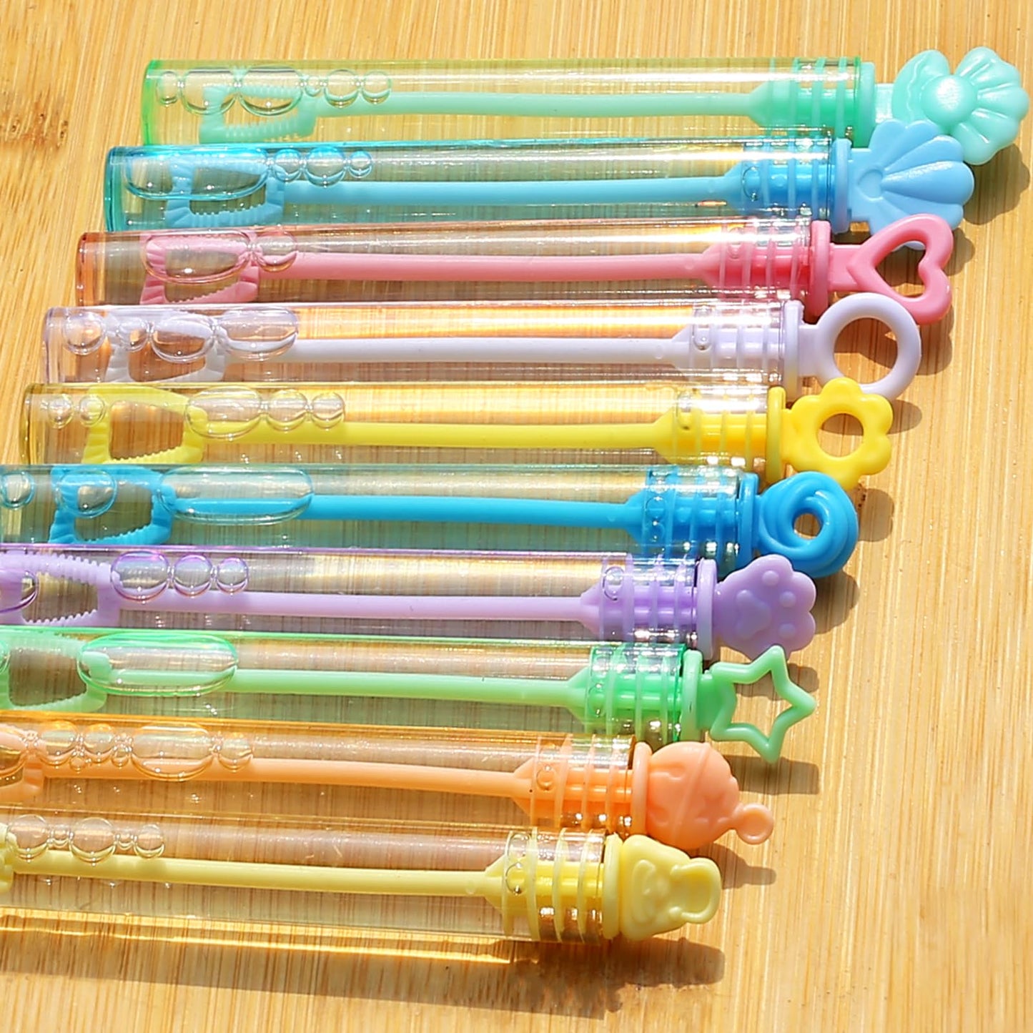 Kids Bubble Party Favors, 300 Pack Mini Bubbles Bulk with Gift Box, Pastel Bubble Wand Sticks for Party Toys, Birthday Supplies, Wedding Decorations, Carnival Prizes, Goody Bag Fillers Stuffers