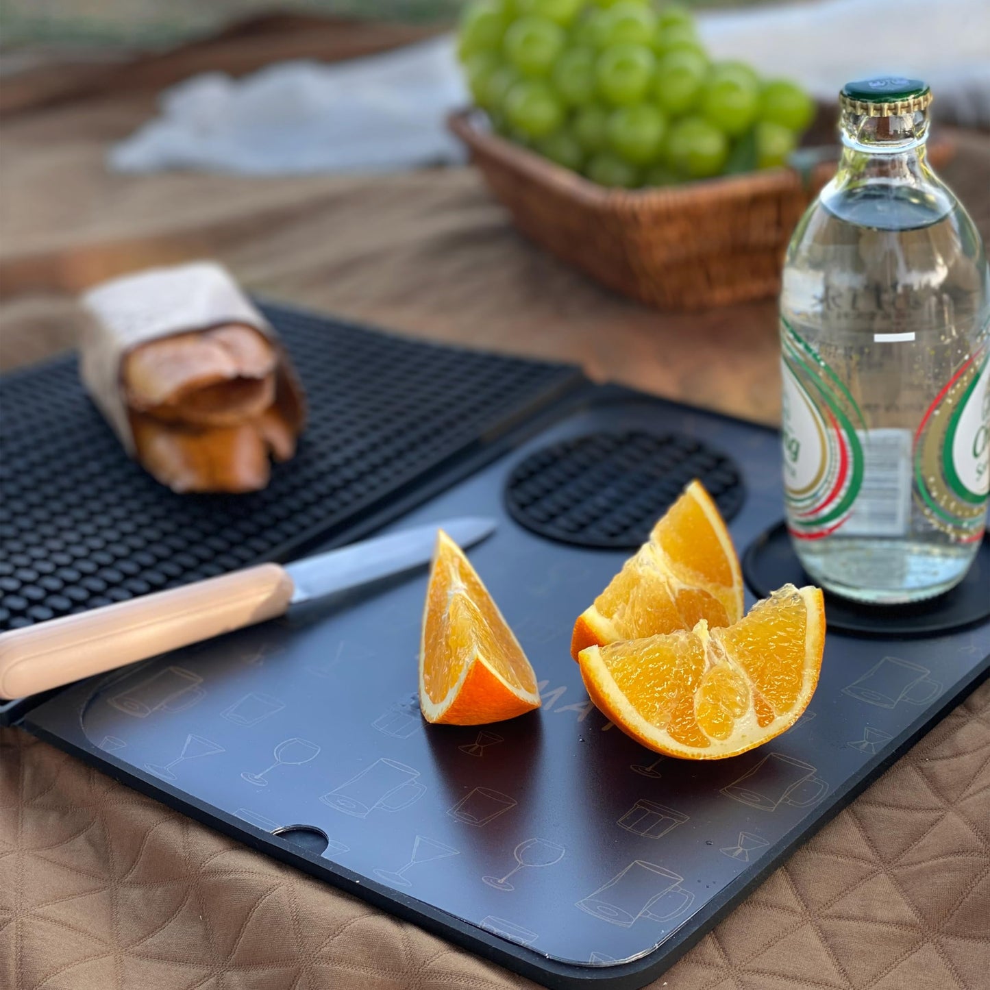 Bar Mat, Bar Accessories, Multifunctional Folding Cocktail Mat with Cutting Board, 18" X 12"(Black) Drying Mats,Bar Mat for Countertop,Bar Decorations for Home, Outdoor Bar Accessories,Travel