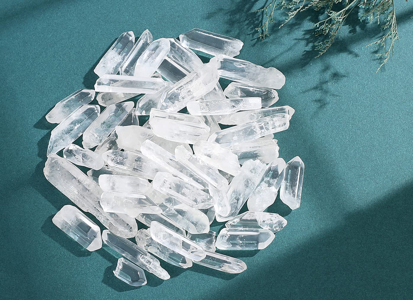 DUQGUHO Natural Raw Clear Quartz Crystals Stones Points Bulk Crystals Irregular Shape Crystal Wand for Jewelry Making Polishing Cabbing Reiki Energy Balance 1.18-2" 0.22 lb