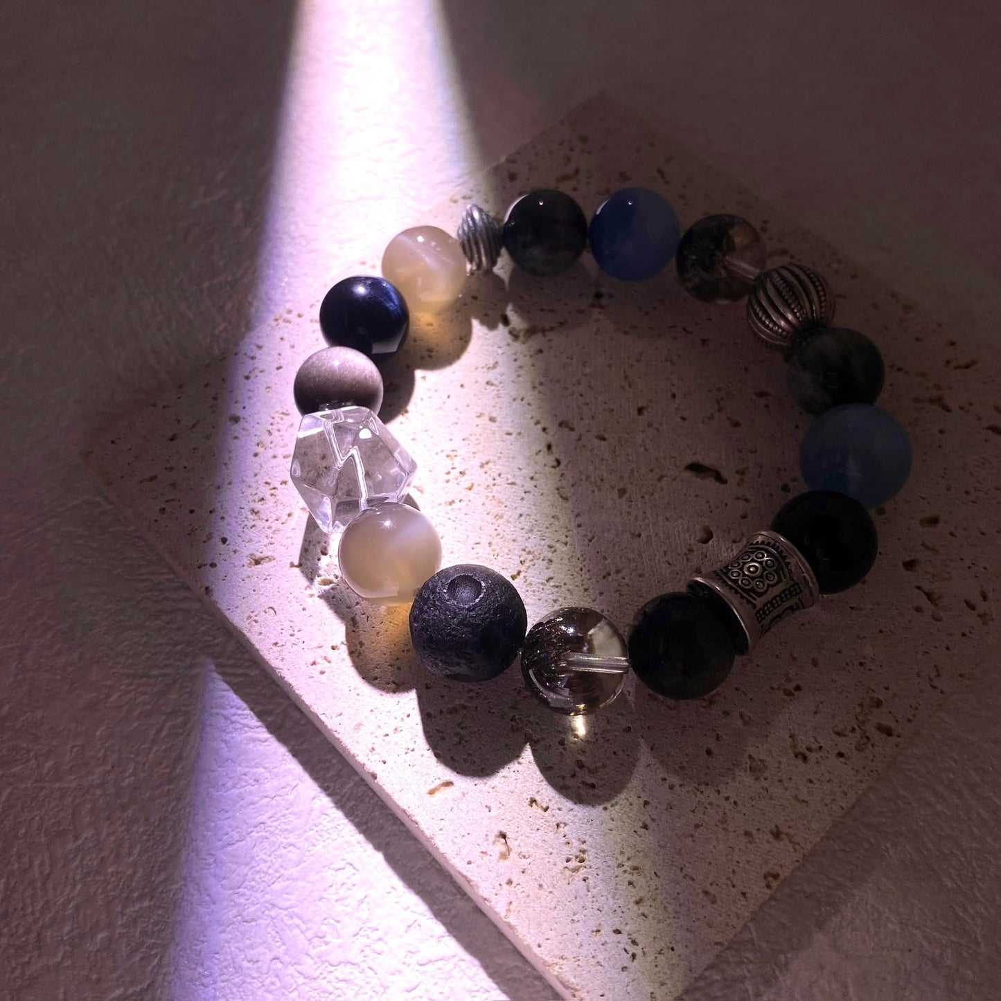 ANNYUEBB Crystal and Obsidian Energy Bracelet, Natural White, Silver, Healing Stone Jewelry | Elegant Good Luck Charm Bracelet, Chakra Balancing Gift (17cm （6.7‘’）)