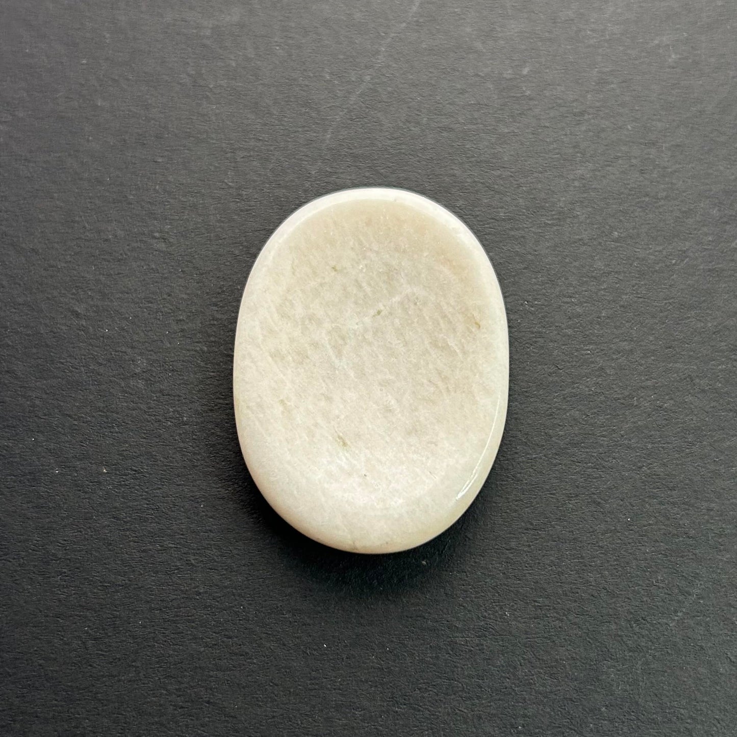 Cream MoonstoneThumb Worry Stones Metaphysical Gemstone Crystal Healing Reiki Men Women Gift FENG Shui Positive Energy Love Wellness Palm Stones Wicca Powerful
