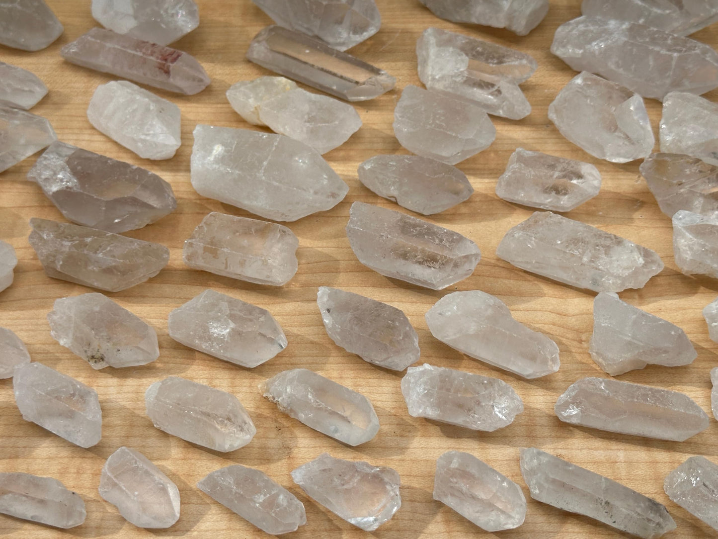 GAF TREASURES Wholesale Raw Clear Quartz Points, Natural Clear Quartz Points, Clear Quartz Points Healing Crystals (1 Pound)