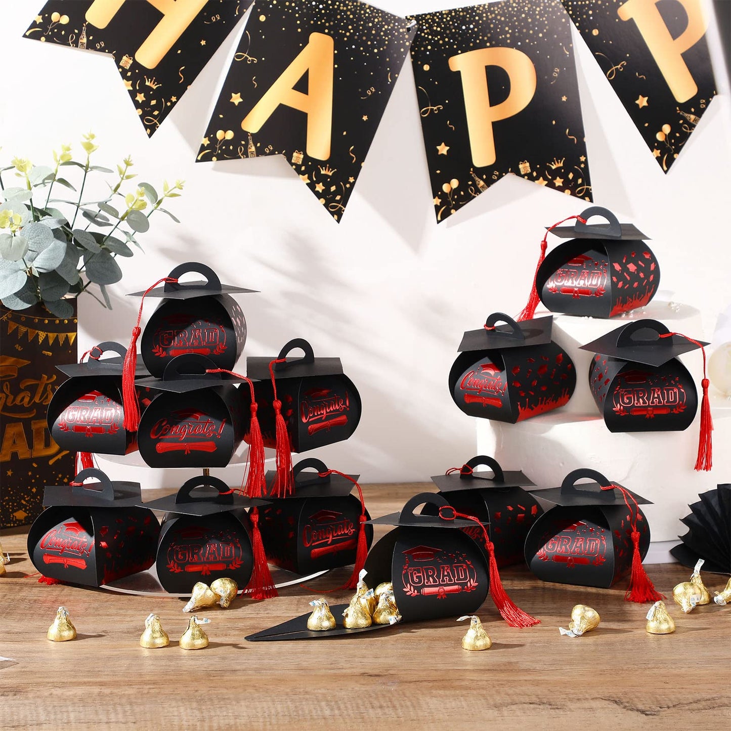 TaoBary 30 Pcs Graduation Cap Gift Boxes Graduation Decorations Class of 2026 Candy Box with Tassel for 2026 Grad Party Favors Supplies(Red)