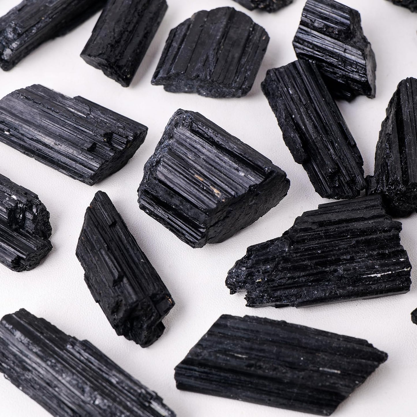 Apengshi 2PCS Natural Raw Black Tourmaline Crystal Healing Protect Your Energy Rough Black Tourmaline Crystal for Meditation Chakra Balance Tumbling Polishing Fountain Garden Decor
