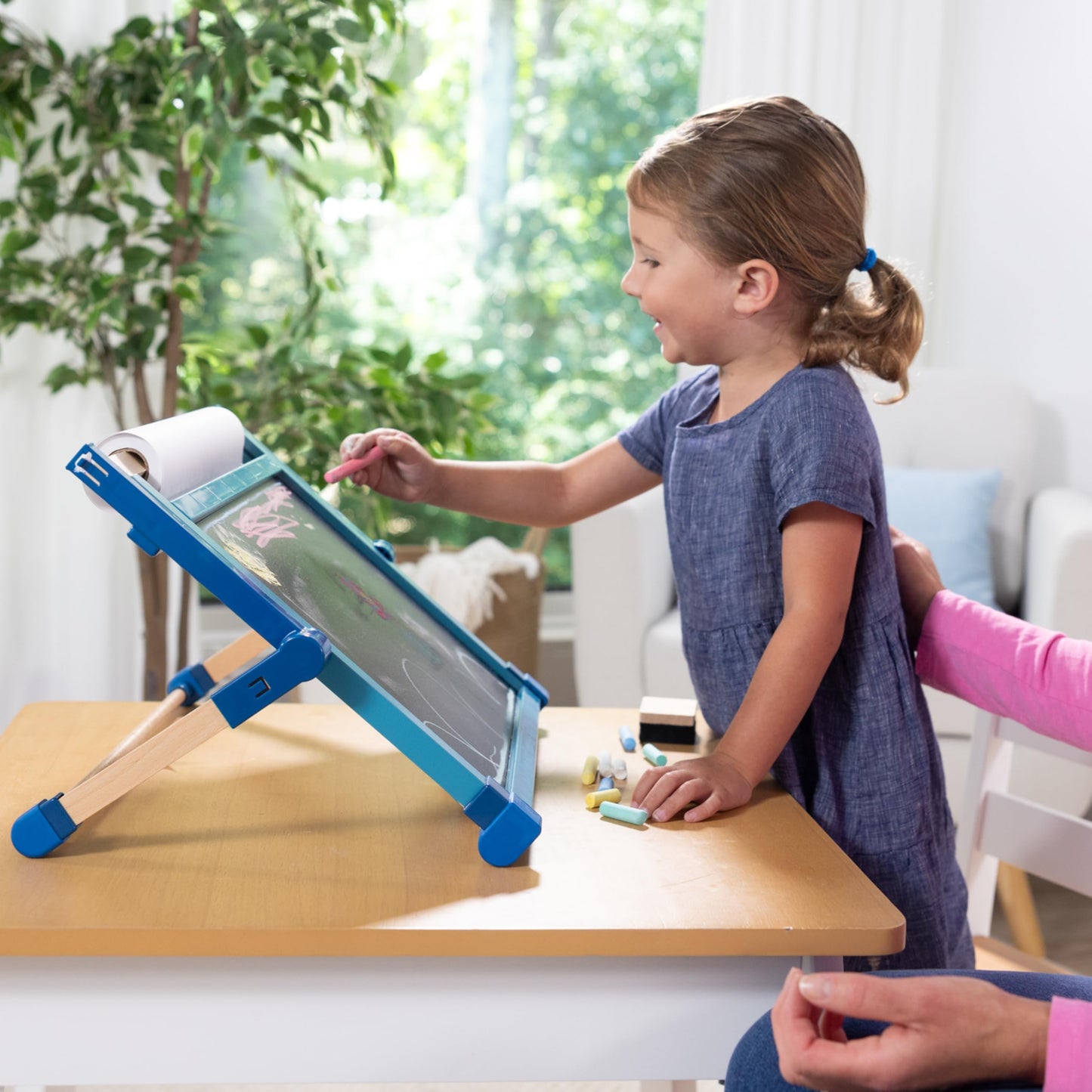 Melissa & Doug Magnetic Tabletop Easel, Deluxe Double-Sided Wooden Art Set with Chalkboard, Dry-Erase Board, Paper Roll Holder, Magnets & Art Supplies, Preschool Learning Toys for Kids Ages 3+
