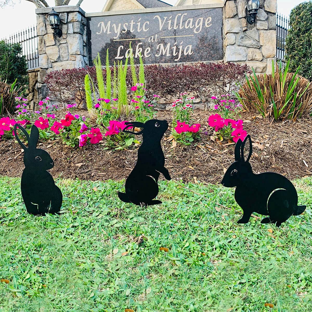RealSteel Metal Garden Animal Sculptures & Statues – Bunny & Squirrel Yard Art Stake Pack – Outdoor Lawn & Flowerbed Decor – Weather-Resistant Steel Garden Decorations – Gift for Gardeners – Black