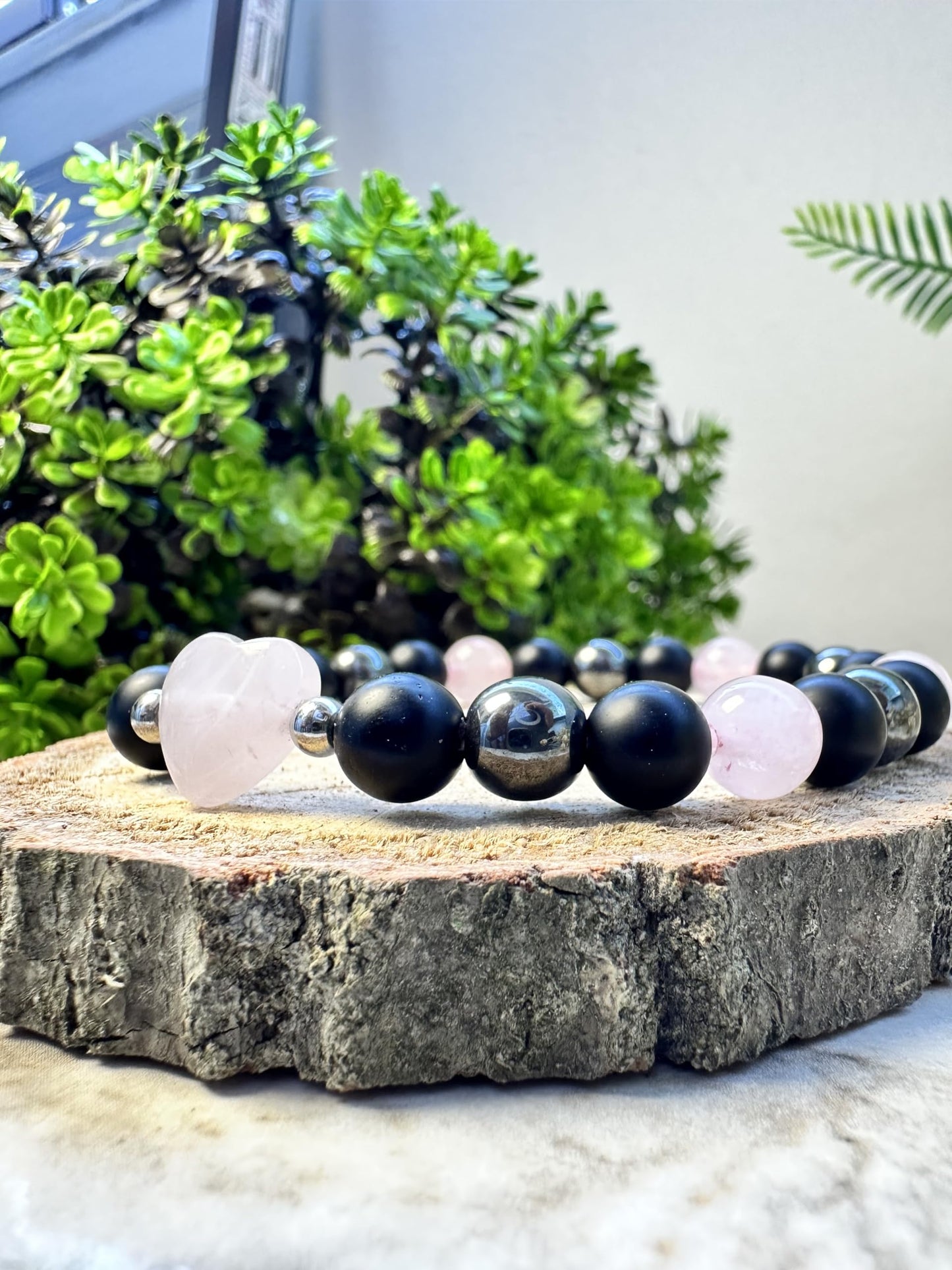 TUBIANCA Rose Quartz Bracelet – Heart Crystal with Hematite & Onyx for Love, Healing & Emotional Balance – Handmade Stretch Bracelet for Women & Men – Spiritual Gift for Inner Peace