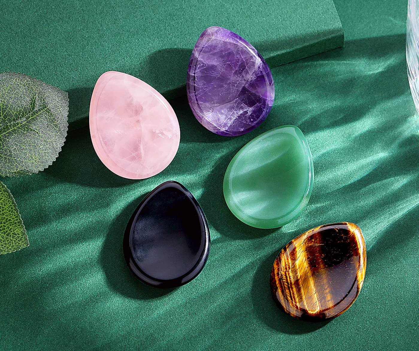 QINJIEJIE 2PCS Thumb Worry Stone Amethyst Obsidian Healing Crystals Hand Carved Stones Pocket Gemstones Sets Meditation Crystal Reiki Relax Palm Stone for Anxiety Therapy Relief