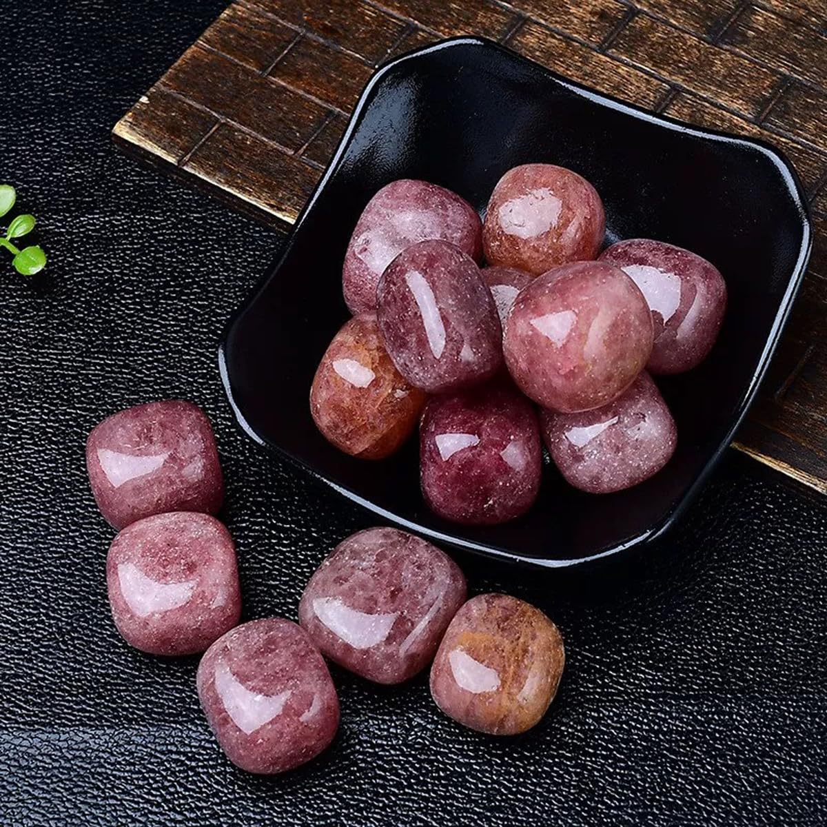 Erliway Strawberry Quartz Healing Crystal Stones, 1.25-2.0" Large Reiki Healing Gemstones Natural Tumbled Polished Stones for Energy Witchcraft Therapy Meditation