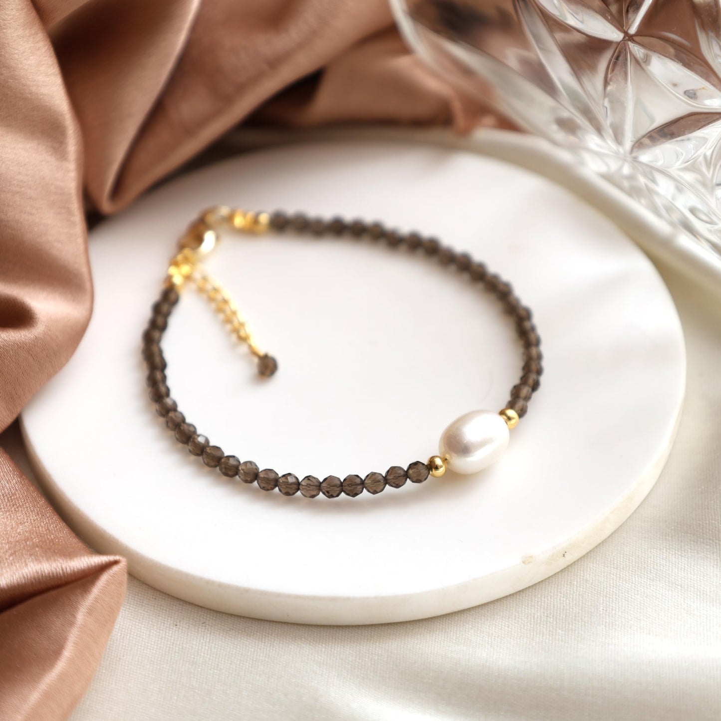 Gempires Smoky Quartz Beaded Bracelet with Freshwater Pearl Gemstone Jewelry Brown Crystal Handmade Bracelet Hypoallergenic 7.5 Inch Gold Plated Lightweight Western Jewelry