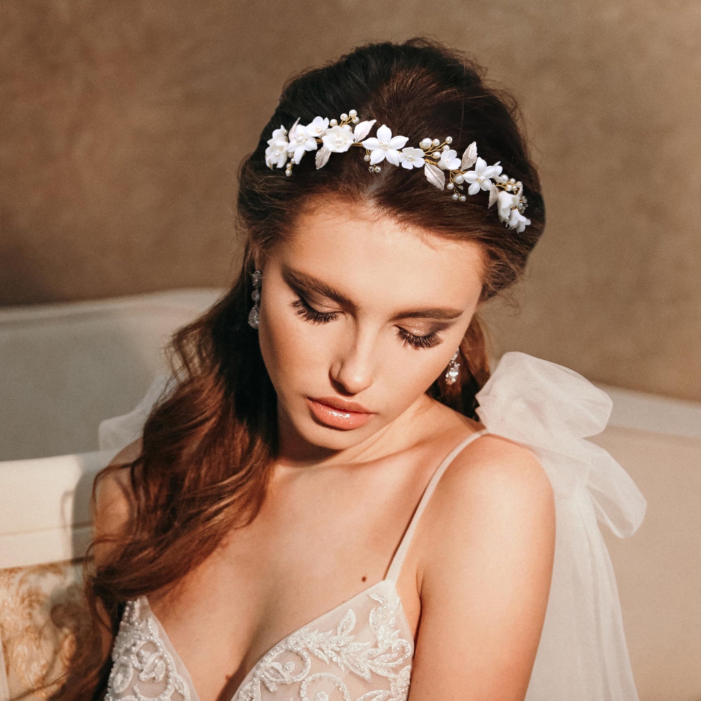 Oriamour Wedding Headbands With Ceramic Flowers Bridal Wedding Headpieces For Women Girls Pearls Headband With Leaves Desgin (Gold)