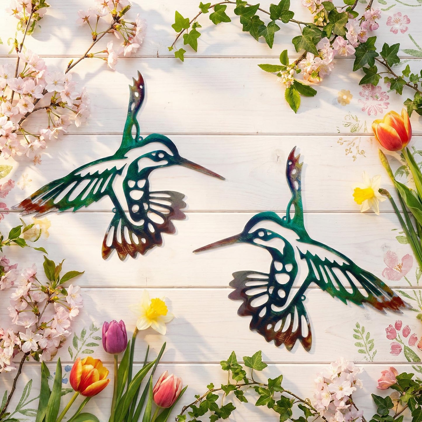 ElaraBerry 2 Pcs Metal Hummingbird Wall Art 12.6 Inch Metal Birds Wall Decor Garden Decoration Outdoor Statue Patio Fence Hanging Plaques for Garden Yard Living Room Bedroom Patio Balcony(Classic)