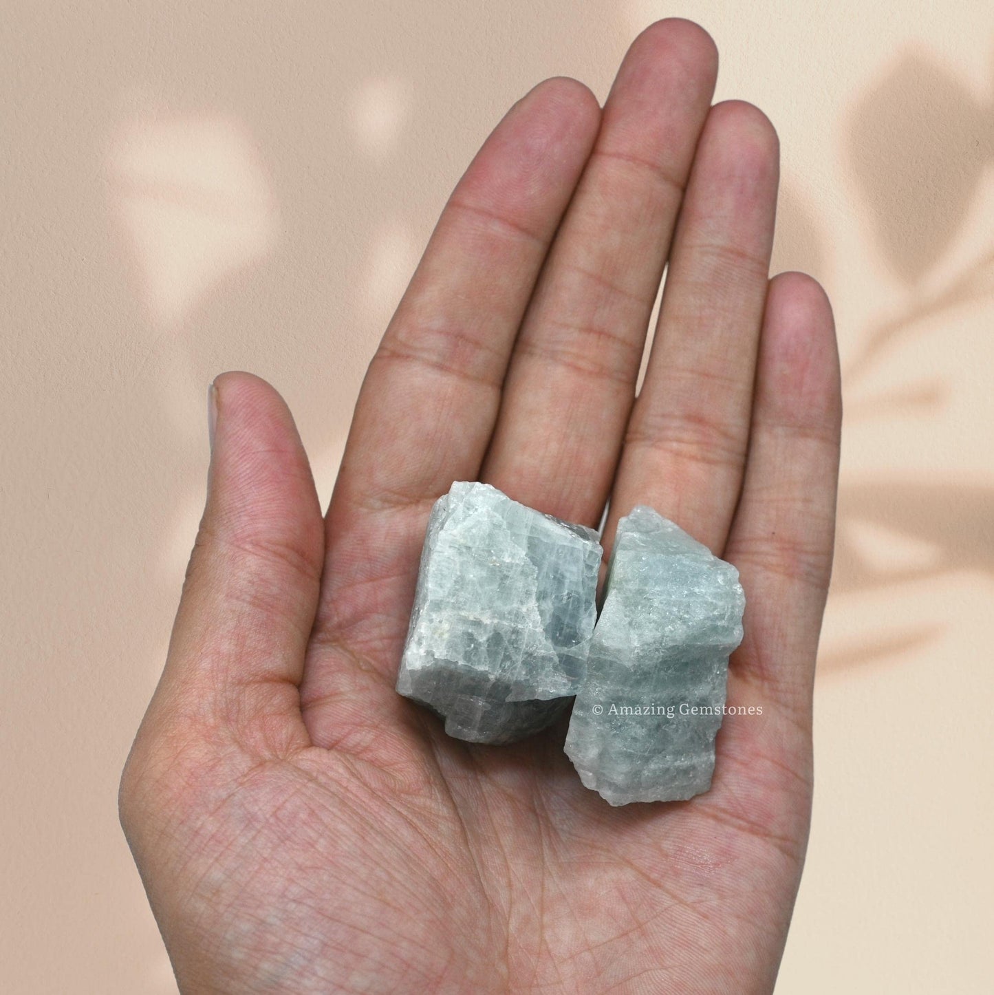Amazing Gemstone Aquamarine Raw Crystals and Healing Stones, Natural Rocks for Tumbling and DIY Raw Stones and Crystals (1 Piece)